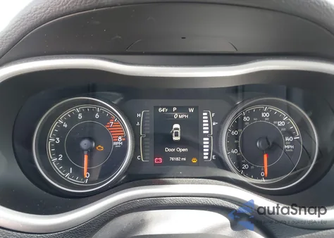 2018 Jeep Cherokee Latitude Plus 4X4 from USA, damaged, VIN 1C4PJMLX0JD575964